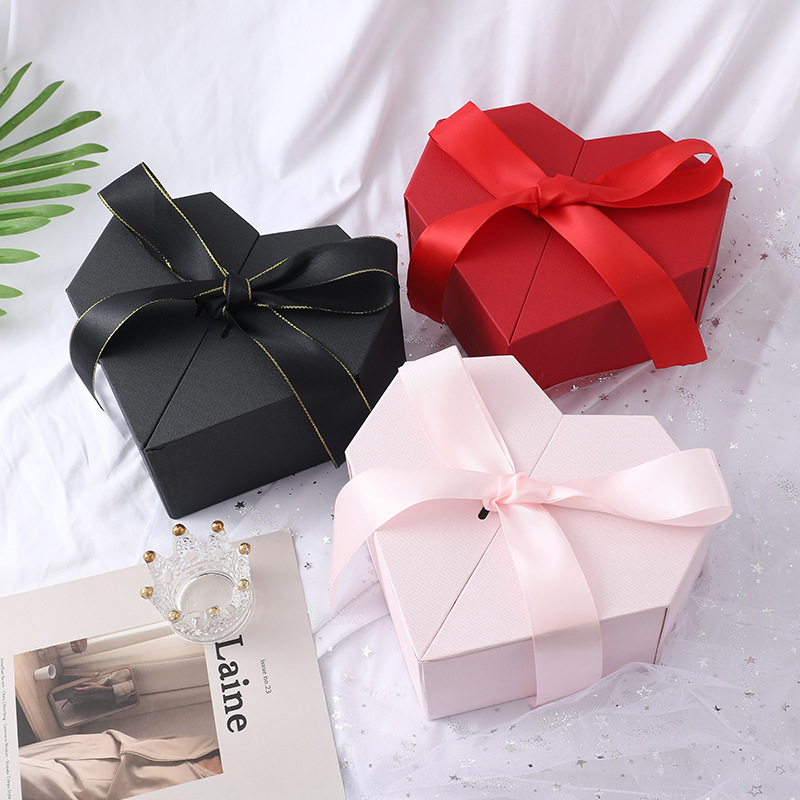 Spot Wedding Creative Design Chocolate Gift Packaging with Ribbon